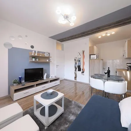 Angelica Apartment *